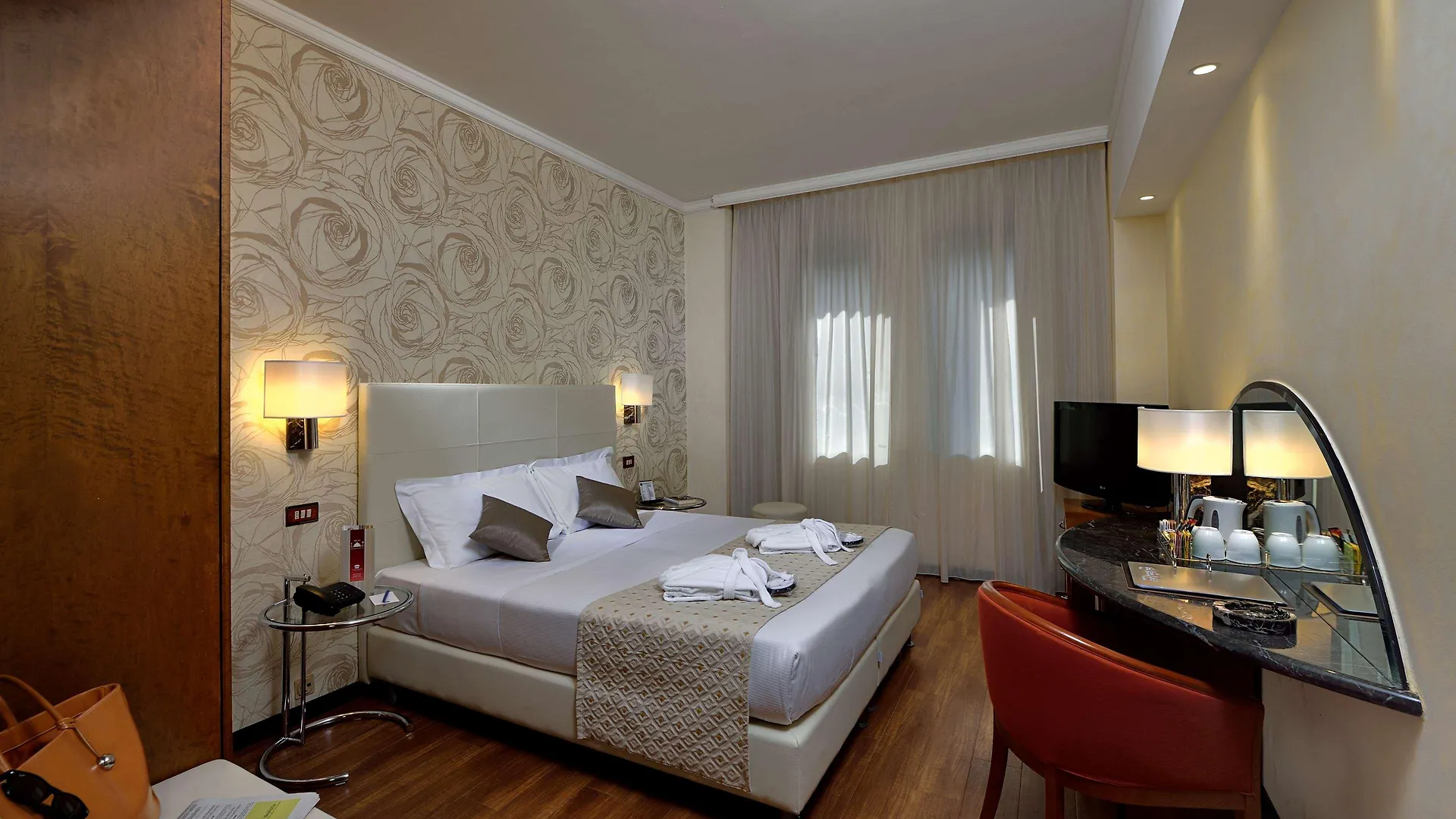Best Western Hotel City Milán 4*,  Italia